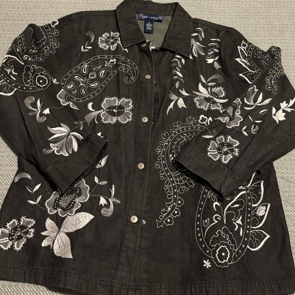 Embroidered Print Jacket - Picture 2 of 3